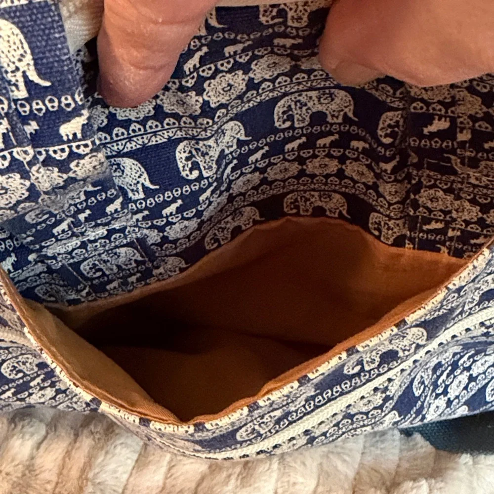Dachee Blue Elephant Print Computer Bag